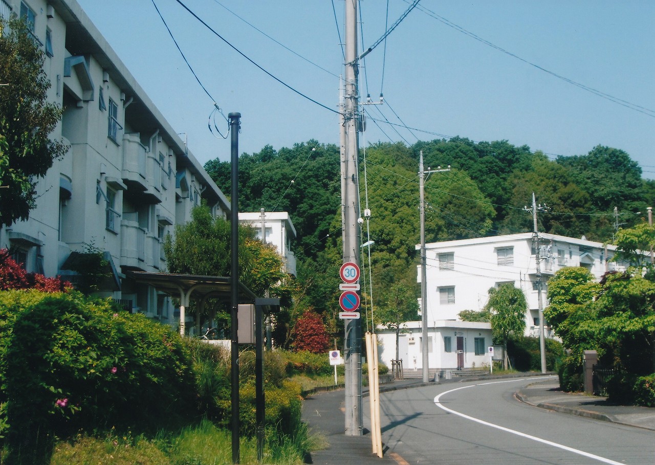 東京都町田市にあるUR賃貸住宅 町田もみじ台の周辺写真 2/8