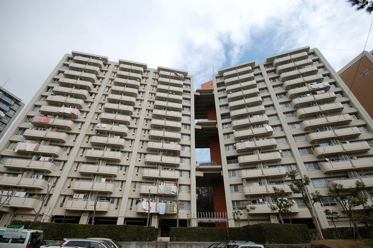 大阪府堺市南区にあるUR賃貸住宅 泉北鴨谷台三丁の周辺写真 2/16