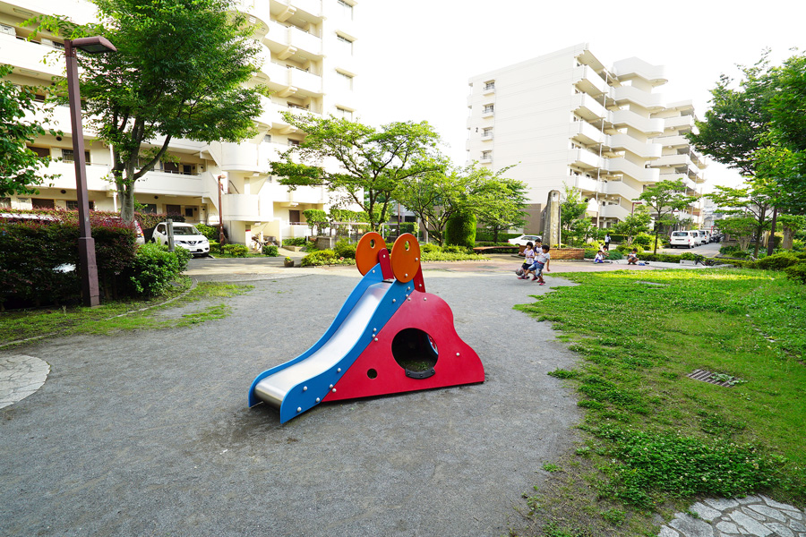神奈川県横浜市神奈川区にあるUR賃貸住宅 コンフォール西寺尾の周辺写真 3/12