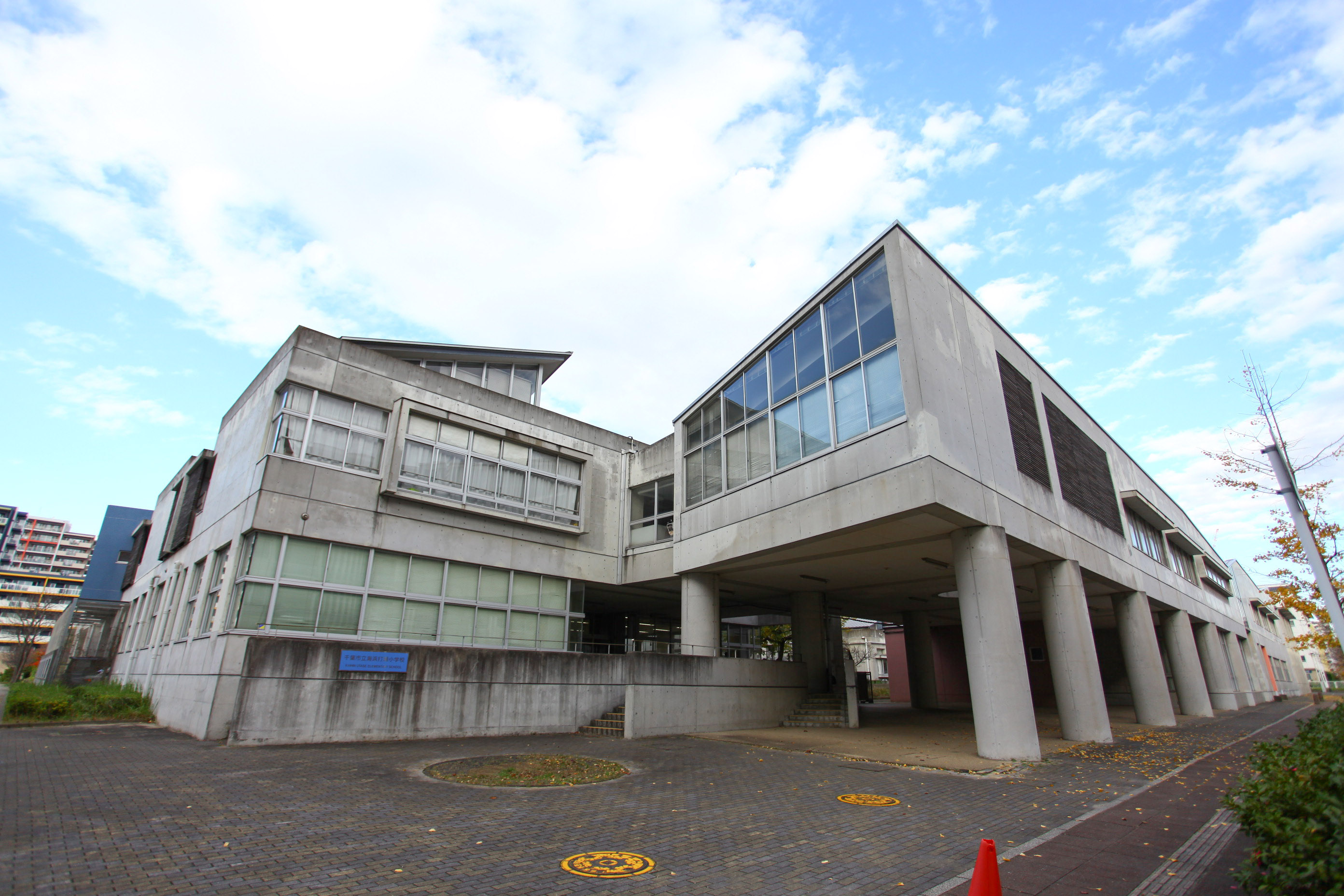 千葉県千葉市美浜区にあるUR賃貸住宅 幕張ベイタウンパティオス２０番街の周辺写真 4/12