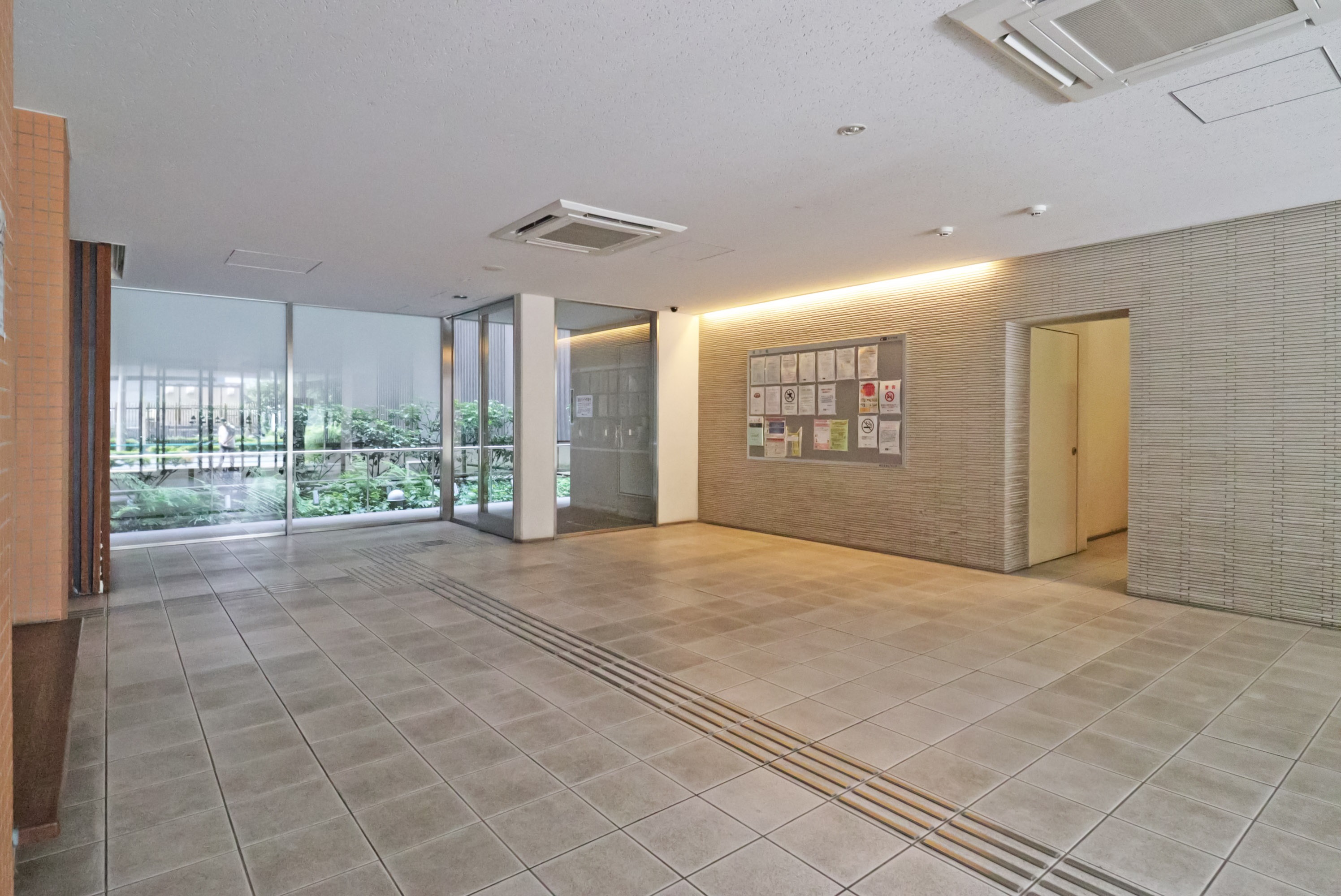 東京都足立区にあるUR賃貸住宅 ハートアイランド新田四番街の周辺写真 3/7