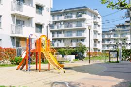 apartment 茨木市橋の内二丁目7番

住棟配置図