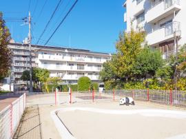 apartment 茨木市橋の内二丁目7番

住棟配置図