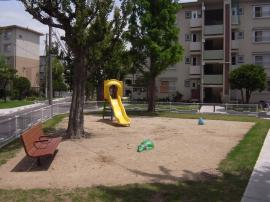 apartment 泉大津市助松団地1番・2番・3番、和泉市富秋町三丁目11番

住棟配置図