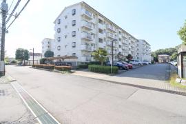 apartment つくば市二の宮4-13-1

住棟配置図