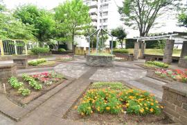 apartment 船橋市芝山1-40ほか

住棟配置図