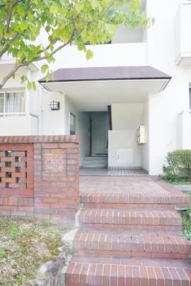 apartment 吹田市五月が丘北13番33

住棟配置図